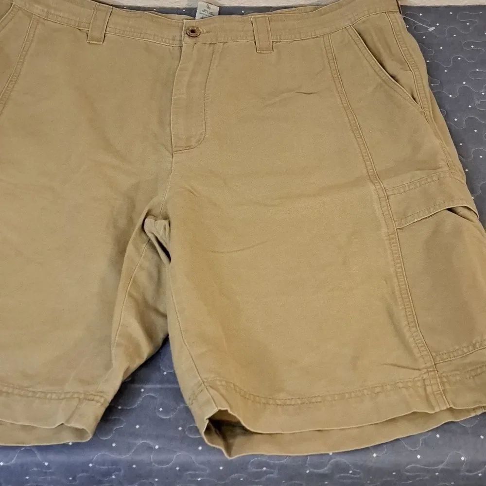 Island Shores linen blend tan cargo shorts size 42